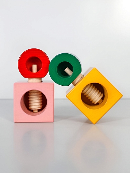 ALESSI Орехокол TWERGI, дерево, арт. ES20 2, красный/розовый