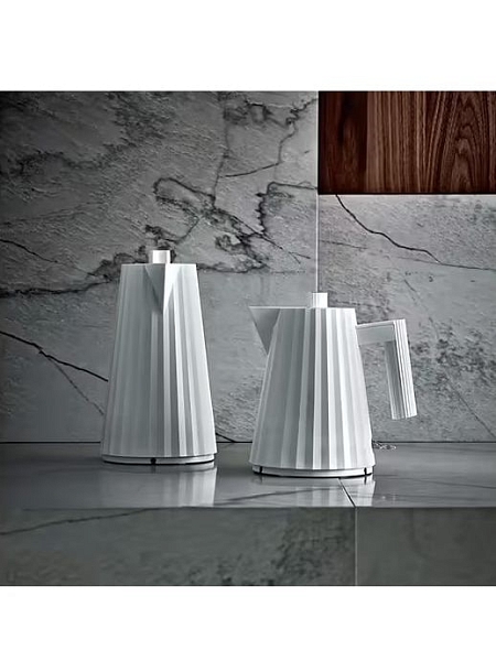 ALESSI Электрический дизайнерский чайник 1л PLISSE, форма плиссе, MDL06/1 W, белый