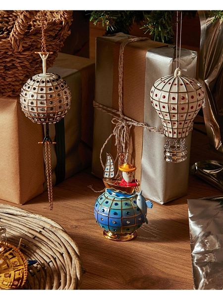 ALESSI Новогоднее Рождественское украшение шар FABERJOR Il Vecchio e il Mare форма Старик и Море, дизайнерская елочная игрушка из фарфора, 12см, ручная роспись, премиум качество, MJ16 12