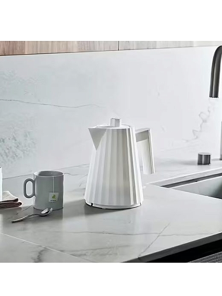 ALESSI Электрический дизайнерский чайник 1л PLISSE, форма плиссе, MDL06/1 W, белый