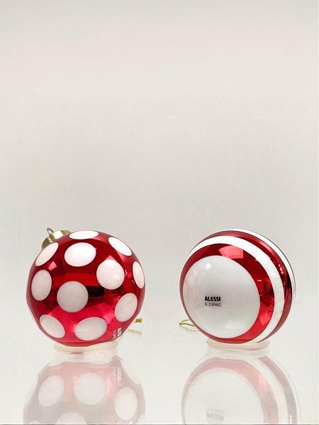 ALESSI Новогоднее Рождественское украшение шар DELIGHT. Дизайнерская елочная игрушка, набор 2 шт., стекло, 6 см, ручная роспись, NZ04SET2