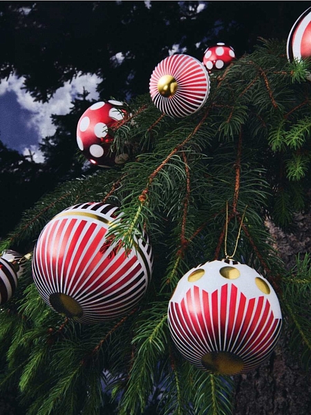 ALESSI Новогоднее Рождественское украшение шар DELIGHT. Дизайнерская елочная игрушка, стекло, 9 см, ручная роспись, NZ04 4